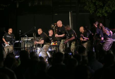 DVE UNIFORMI ENA PESEM 25 FOTO LJUBO VUKELIČ